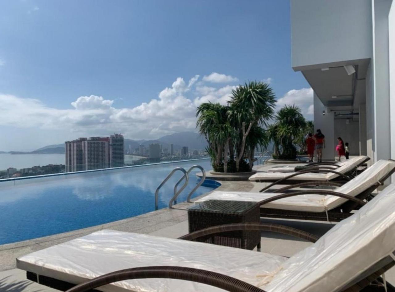Beachfront Scenia Bay Apartment Nha Trang Extérieur photo